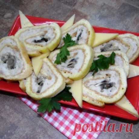Рулет из омлета с куриным фаршем
