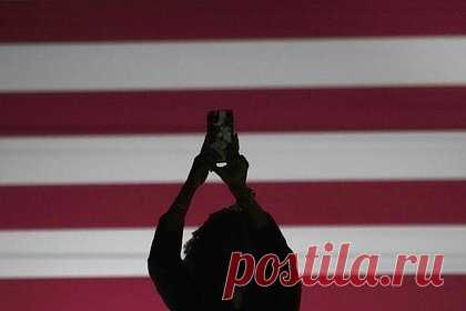 Глава Минобороны Белоруссии заявил о попытках США извлечь выгоду из кризисов. США пытаются сохранить уходящую в прошлое однополярную модель мира, в этом Вашингтону мешают государственные границы, цивилизационная и религиозная идентичность. Об этом в ходе Совещания министров обороны членов Шанхайской организации сотрудничества (ШОС) в Нью-Дели заявил глава министерства обороны Белоруссии Хренин.