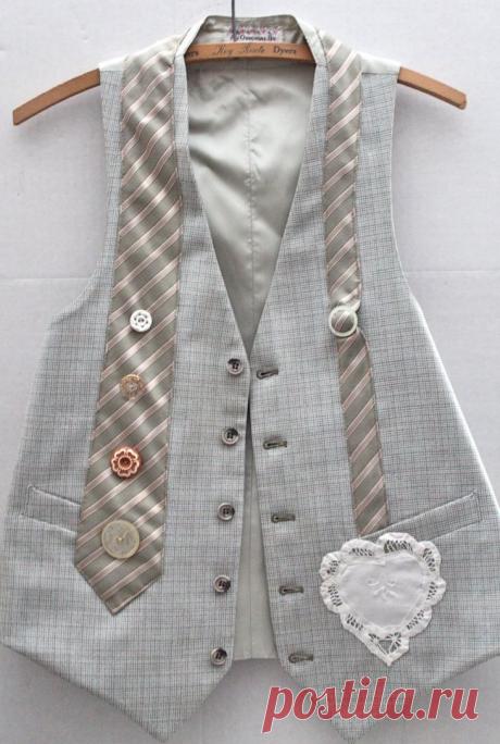Жилет с галстуком / Жилеты / ВТОРАЯ УЛИЦА