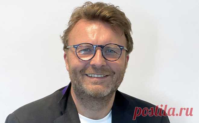 У семьи главы представительства «России сегодня» в ФРГ изъяли паспорта. В Берлине сотрудники полиции пришли в квартиру главы «России сегодня» в ФРГ Сергея Феоктистова и изъяли паспорта у его жены и семилетней дочери, передает «РИА Новости».