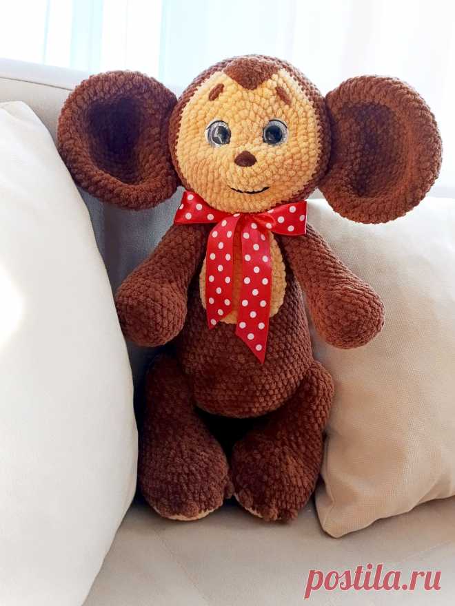 PDF Хочу Пушистика крючком. FREE crochet pattern; Аmigurumi toy patterns. Амигуруми схемы и описания на русском. Вязаные игрушки и поделки своими руками #amimore - большой Чебурашка из плюшевой пряжи, плюшевый Чебурашка из детского мультфильма Крокодил Гена и его друзья, персонаж из детского мультика из плюшевой пряжи.