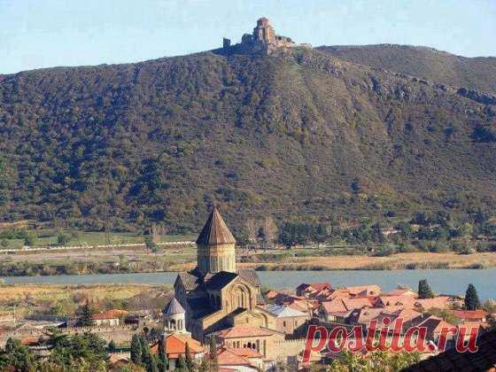 სვეტიცხოვლის თავზე გამოჩინებული ჯვრის მადლმა დალოცოს სრულიად საქართველო!