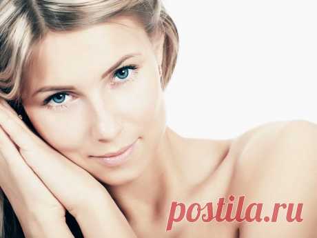 Лучшие рецепты для борьбы с пигментными пятнами, неровностями кожи и мелкими морщинками.
Уход за кожей заключается в применении различных протираний и масок. Маски используются курсами: 5 масок через день, потом перерыв на неделю и новый курс.