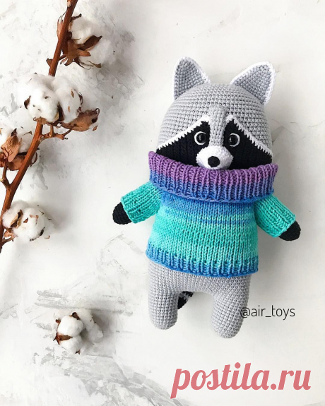 вязаный енот крючком   енотик еноты raccoon  crochet amigurumi амигуруми вязание крючком спицами схемы описания описание зайка заяц крючком мишка крючком вязаный Kawaii  картинки иллюстрации ручная работа авторская игрушка купить подарок на Новый год день рождения развивающие игрушки развивашки рецепт рецепты десертов тортов кавайные картинки модный лук look модная одежда необычные игрушки  необычные подарки