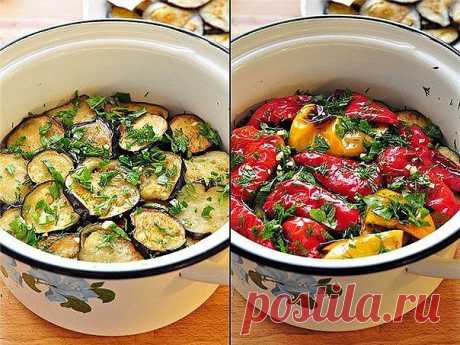 Закуска из маринованных баклажанов и перцев-гриль. Чумовая закуска! Любители баклажан и остренького - оценят! Отлично готовить для гостей, т.к. плюсы - делается заранее, и...с водочкой..ммм...как идёт...))) А ещё к мясу хорошо, курице, пюрешке, к рису, да просто с лепёшечкой...