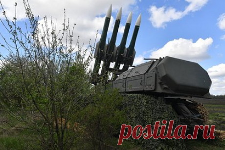 Минобороны заявило о высокоточных ударах по системам военного управления Украины. Вооруженные силы России в течение суток продолжали нанесение ударов высокоточным оружием по системам военного управления и энергетики Украины. Об этом в воскресенье, 23 октября, сообщили Министерстве обороны России. В военном ведомстве заявили, что все обозначенные цели были поражены.