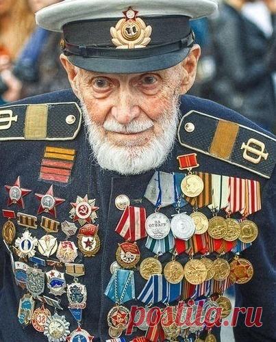 Многие видели фото этого человека, но кто он?