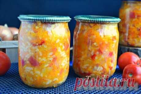 Овощной салат с рисом на зиму - рецепт с фото Предлагаю вам приготовить отличный овощной салат с рисом на зиму. Рецептов этой заготовки много, хочу поделиться своим, по моему мнению, самым удачным! Салат очень вкусный, насыщенный, ароматный и довольно сытный. Зимой такой салатик может служить и гарниром, и закуской, и самостоятельным ...