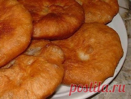 САМЫЕ ВКУСНЫЕ БЕЛЯШИ на Свете  ПУХОВОЕ ТЕСТО! 
Домашние, Пышные, Нежнейшие, Красивые и самые Вкусные беляши от моей Бабуленьки. 
Хрустящая Корочка, Сочное и Нежное мясо, неповторимый Аромат🤗 Из этого объёма теста 
у Вас получится 50 беляшей. Объедение, Восторг, Прелесть!!! Угостила соседей - рецепт ушел в народ))) 
Запомните, чтобы беляши получились пышные, кладите в масло швом вниз!!!
Кушайте вкусно и будьте здоровы!🏽

Ингредиенты и способ приготовления смотрите на наше...
