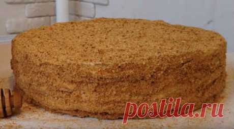Классический торт медовик - Вкусные идеи Классический торт медовик  — это десерт, имеющий дворянское происхождение, так как именно русские императоры впервые оценили его по достоинству. Торт