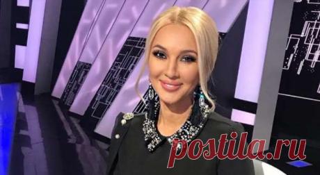 Лера Кудрявцева впервые за долгое время вышла в свет с годовалой дочерью . Милая Я