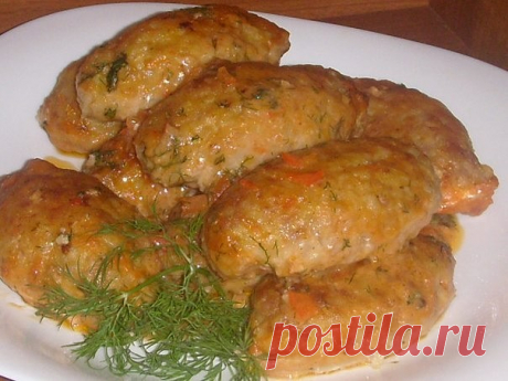 ЛЕНИВЫЕ ГОЛУБЧИКИ

Ингредиенты:

● Фарш-250 грамм,
● капуста 250 грамм,
● 0,5 стакана риса,
● 1 луковица,
● 1 морковь.,
● 3 зубчика чеснока,
● соль,
● перец,
● 1 яйцо.

Приготовление:

Капусту мелко порубить и ошпарить кипятком, рис отварить до полуготовности, лук и морковь обжарить, чеснок измельчить.Все смешать, добавить яйцо, соль, перец, специи.Фарш разделить на котлетки, обвалять в муке. Уложить на смазанный противень, залить соусом и запекать при 170 градусах 30 мину...