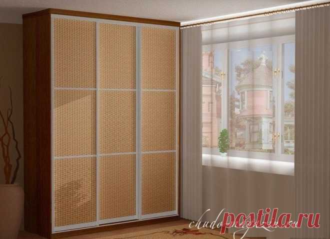 Шкаф купе 3-х дверный с ротангом на заказ в Москве: фото, бамбук, натуральные обои