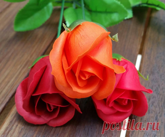 A single SOAP rose, flower soap, wedding favors, wedding guest gifts, red flowers, artificial flowers, unique soap, bathroom deco Dark Red is out of stock at the moment. ㅡㅡㅡㅡㅡㅡㅡㅡㅡㅡㅡㅡㅡㅡㅡ $3.99(AUD) is for one rose, please choose colour; -dark red -red -orange   These beautiful eye-catching roses are made of SOAP and has almost real looking!! Definitely perfect for any occasions, anniversaries.  ---SIZE--- The stem is about 30cm. The rose is about 6cm. The rose with a stem i...