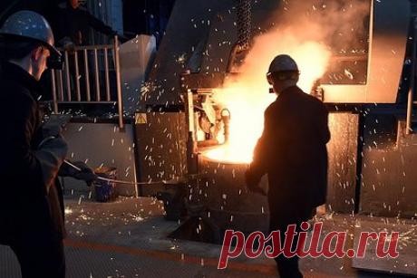 В российской промышленности заметили стагнацию. Промышленное производство в России либо близко к стагнации, либо уже достигло ее, потому что все способы, которыми его можно было разогнать, были задействованы ранее. Об этом говорится в записке о промпроизводстве за авторством Центра макроэкономического анализа и краткосрочного прогнозирования (ЦМАКП).