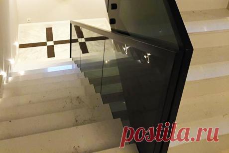 Ограждения из черного стекла