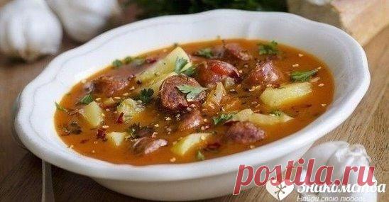 ✔ Знакомства для серьезных отношений ➡ RusLoveGroup.ru ✔
Острый испанский суп с колбасками
Ингредиенты:
-Куриный бульон — 4 л
-Картофель — 4-5 шт.
-Помидоры — 1-2 шт.
-Колбаски охотничьи — 3–4 шт.
-Чеснок — 1–2 зубчика
-Свежая зелень — по вкусу
-Болгарский перец — 1 шт.
-Лук — 1 шт.
-Паприка — по вкусу
-Специи — по вкусу
Приготовление:
1. Нарежьте охотничьи колбаски и обжарьте их в сковороде в оливковом масле.
2. Также в сковороду добавьте нашинкованный чеснок, морковь, ос...