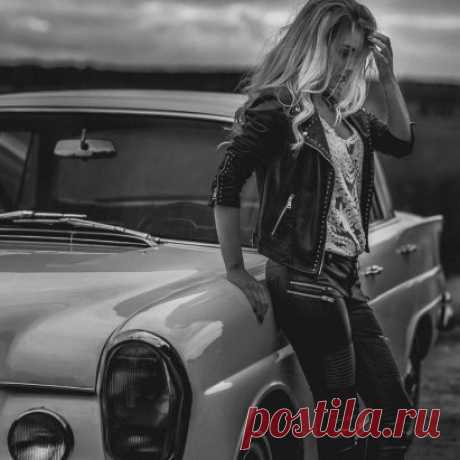 Сожалеть о прошлом так же нелепо, как радоваться будущему. То, что пролито - не выпьешь, и то, что не налито - не отхлебнёшь.