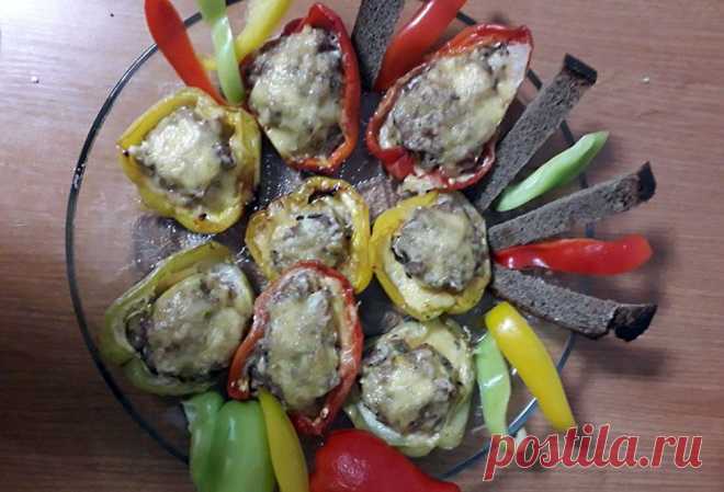 Фаршированные половинки перца с сыром: Рецепт быстрого блюда на конкурс Joseph Joseph