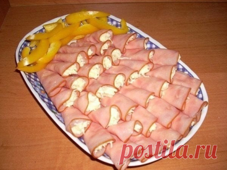 ​Рулетики из ветчины с сыром и чесноком