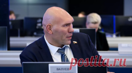 Валуев назвал футбол спортом номер один в России. Бывший боксёр и действующий депутат Госдумы Николай Валуев назвал футбол самым популярным видом спорта в России. Читать далее