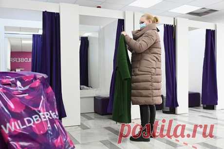 Глава Wildberries оценила идею о передаче бизнеса детям. Основательница маркетплейса Wildberries Татьяна Бакальчук пока не говорила с детьми о наследовании бизнеса. Предпринимательница заявила, что дети должны заниматься только интересными для них вещами. По словам Бакальчук, у них и без бизнеса получится что-то делать и приносить людям пользу.
