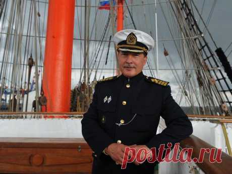 капитан корабля: 21 тыс изображений найдено в Яндекс.Картинках