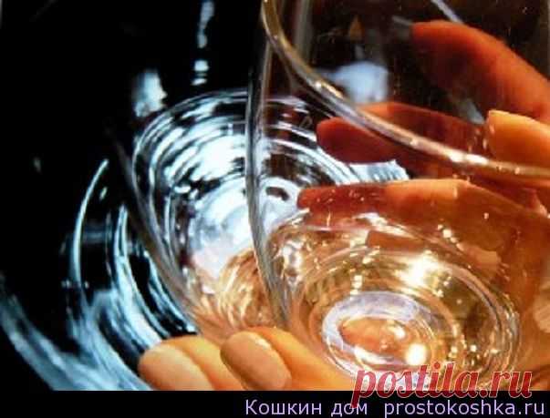 Заговоры на воду от тоски

Заговоры от тоски помогают в случае тоски по умершему человеку, а также в случае наведенной любовной тоски. При таком тоскливом состоянии человек выключается из жизненного процесса, может отказаться от пищи, заболеть или переживать сильные депрессивные состояния. В таких случаях народные знахари и целители всегда использовали заговоры на воду от тоски. Заговоры на воду от тоски используются в народной и домашней магии в целях снятия наведенного негативного энергетиче