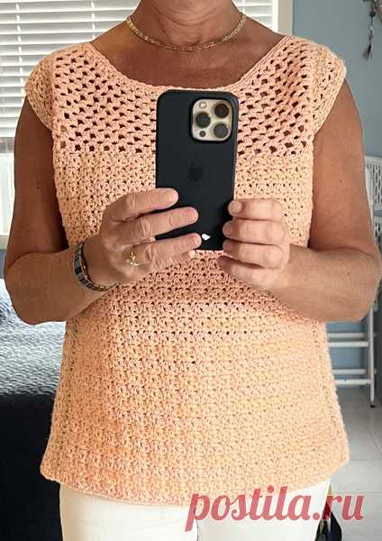Gehaakt Zomershirt “Fabulous” Dit vrolijke shirt kost nog geen 30 euro aan garen. Het is een katoen / acryl mengsel, zit heerlijk luchtig en beslist niet warm. Het patroon bestaat uit 2 delen welke eerst van beneden naar boven …