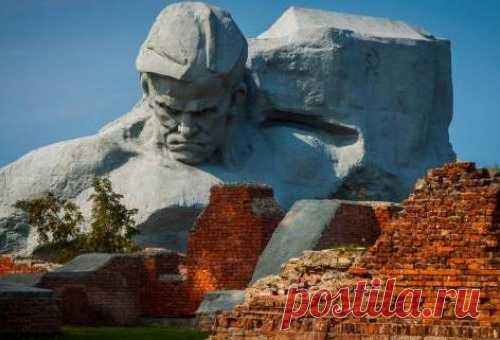 Константин Симонов — стихи