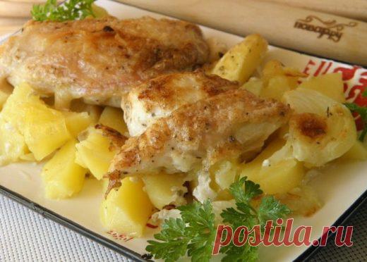 Потрясающая картошка с курицей в духовке под нежным соусом       