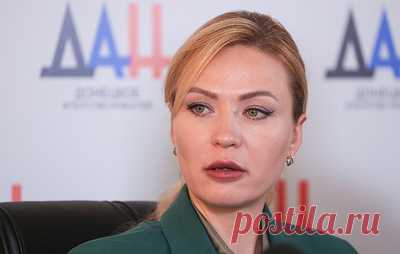 Сенатор Никонорова: продвижение нашей армии приближает капитуляцию Киева с каждым днем. Три года прошло после воссоединения Донбасса и Новороссии с Россией. Член комитета Совета Федерации по международным делам, экс-глава МИД Донецкой Народной Республики Наталья Никонорова рассказала ТАСС, чего ждут жители региона от международных институтов и переговорного процесса по украинскому кризису, а также как изменился облик республики за этот срок