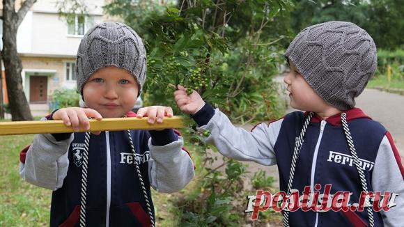 Шапка «Магистраль» для мальчика спицами