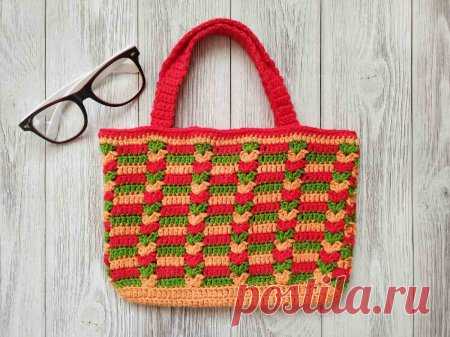 Как связать яркую летнюю сумку крючком. Простая схема