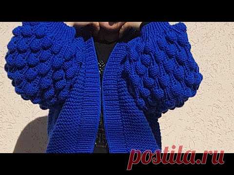 Очень красивый Бомбер из толстой пряжи.