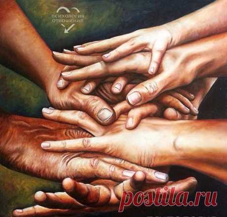 Хороших людей вообще не бывает. Как и плохих. Просто каждый всеми силами преследует свои цели и свои интересы. И если его интересы и поступки совпадают с твоими — он хороший. А если нет — плохой. Всё просто.