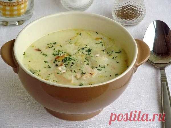 Английский куриный суп с плавленым сыром.

Куриный бульон – 1 литр;
Куриную грудку – 300 грамм;
Рис длиннозёрный – 80 грамм;
Лук-порей – 100 грамм;
Мягкий плавленый сыр – 100 грамм;
Сливочное масло – 2 ст. ложки;
Петрушка свежая – 4 веточки;
Перец чёрный молотый – 1 щепотка;
Соль – по вкусу.

Этот вкусный и питательный суп, заправленный плавленным сыром, может стать единственным блюдом на обед, которое вполне насытит вас на долгое время. Он прост в приготовлении и не требу...