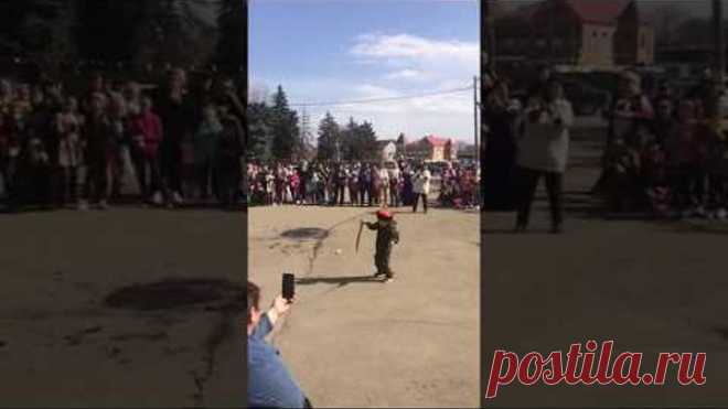 Малец жгет круче чем взрослые!