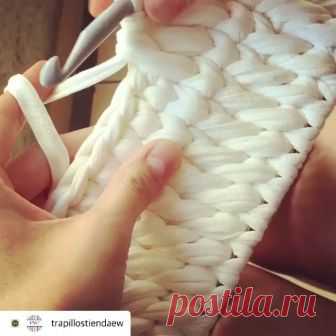 💥ФУРНИТУРА, Т-ПРЯЖА, СУМКИ💥 в Instagram: «Интересный узорчик в копилку от @trapillostiendaew 👏💐. Узор «прожорлив «, но ☝️отлично держит форму💪. Спасибо за ❤️ . . Трикотажная пряжа в…» 1,977 отметок «Нравится», 30 комментариев — 💥ФУРНИТУРА, Т-ПРЯЖА, СУМКИ💥 (@i_belaya71) в Instagram: «Интересный узорчик в копилку от @trapillostiendaew 👏💐. Узор «прожорлив «, но ☝️отлично держит…»