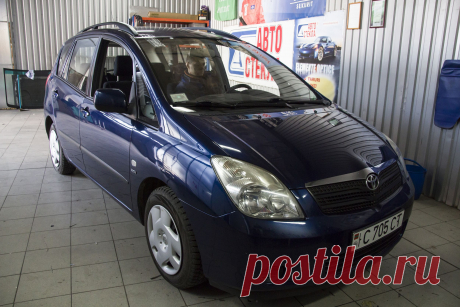 Toyota Corolla Verso новое стекло