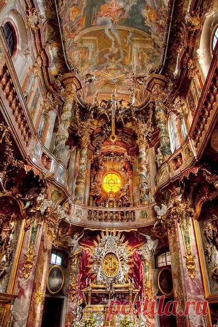 Baroque architecture inside Asamkirche in Munich, Germany  |  Найдено на сайте visitheworld.tumblr.com.