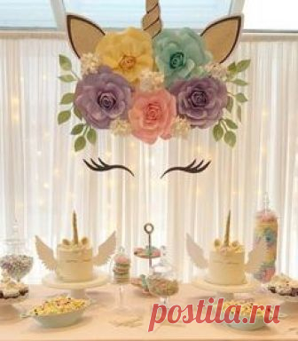 Unicorn theme birthday party for 2 little princesses. I won’t deny I had more fun making this than any other backdrop . . Cakes by…
