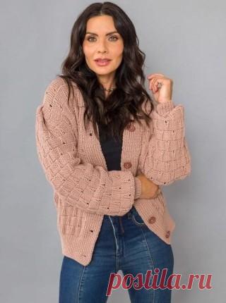 Кардиган фантазийным узором спицами