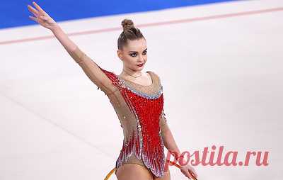 Арина Аверина выиграла этап Кубка сильнейших по художественной гимнастике в многоборье. Второе место заняла Анна Попова, третьей стала Дина Аверина