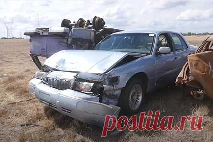 Блогер разбил машину ради новой функции iPhone. Американский блогер под ником TechRax протестировал функцию обнаружения ДТП в новом смартфоне Apple, разбив свой автомобиль. Выяснилось, что iPhone фиксирует инцидент и через несколько десятков секунд сообщает, что обнаружил ДТП. Блогер TechRax оказался удовлетворен результатом эксперимента.