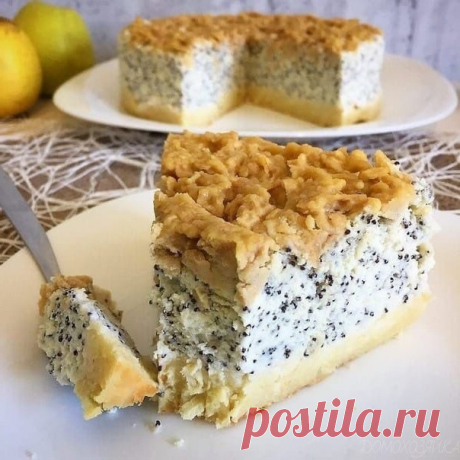 ТЁРТЫЙ ПИРОГ С ТВОРОГОМ И МАКОМТесто: Мука пшеничная — 200 г Масло сливочное — 70 г Сметана — 1 ст. л. Сахар — 1/2 стак. Разрыхлитель теста — 1 ч. л. Яйцо — 1 шт  Начинка: Творог - 200 г Сметана - 3 ст.л. Мак - 3 ст.л. Сахар - 100 г ПРИГОТОВЛЕНИЕ:1. Смешиваем сливочное масло комнатной температуры, сахар, сметану, яйцо, разрыхлитель и муку. 2. Замешиваем тесто, не липнущее к рукам. Скаты...