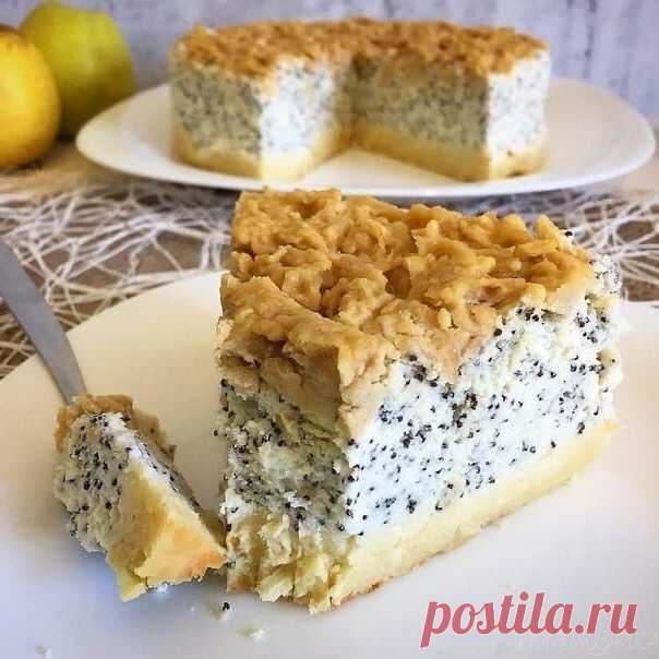 ТЁРТЫЙ ПИРОГ С ТВОРОГОМ И МАКОМТесто: Мука пшеничная — 200 г Масло сливочное — 70 г Сметана — 1 ст. л. Сахар — 1/2 стак. Разрыхлитель теста — 1 ч. л. Яйцо — 1 шт  Начинка: Творог - 200 г Сметана - 3 ст.л. Мак - 3 ст.л. Сахар - 100 г ПРИГОТОВЛЕНИЕ:1. Смешиваем сливочное масло комнатной температуры, сахар, сметану, яйцо, разрыхлитель и муку. 2. Замешиваем тесто, не липнущее к рукам. Скаты...