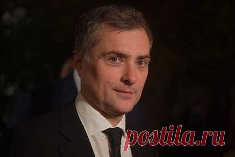 Сурков заявил о тайных мечтах Украины о Минских соглашениях. В офисе президента Украины есть те, кто мечтает об очередных Минских соглашениях, но Россия может и не согласиться на такой шаг. Об этом заявил бывший помощник президента России Владислав Сурков. «Многие на Банковой тайком мечтают о &quot;Минске-3&quot;. Зря», — написал он в статье «Сумерки на хуторе».