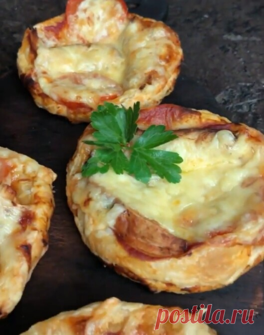 Мини пиццы за 5 минут 😋 Детки будут рады!👌