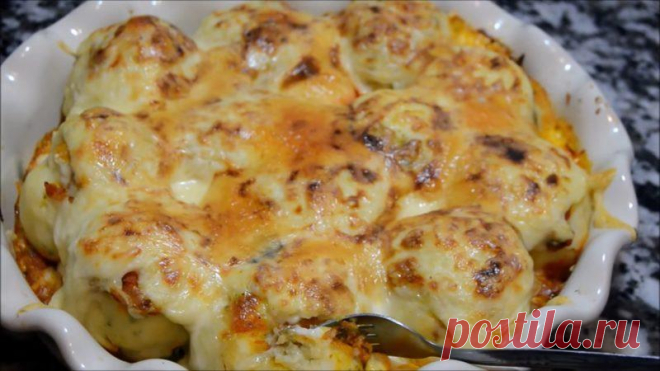 Необычная мясная запеканка к ужину под соусом бешамель